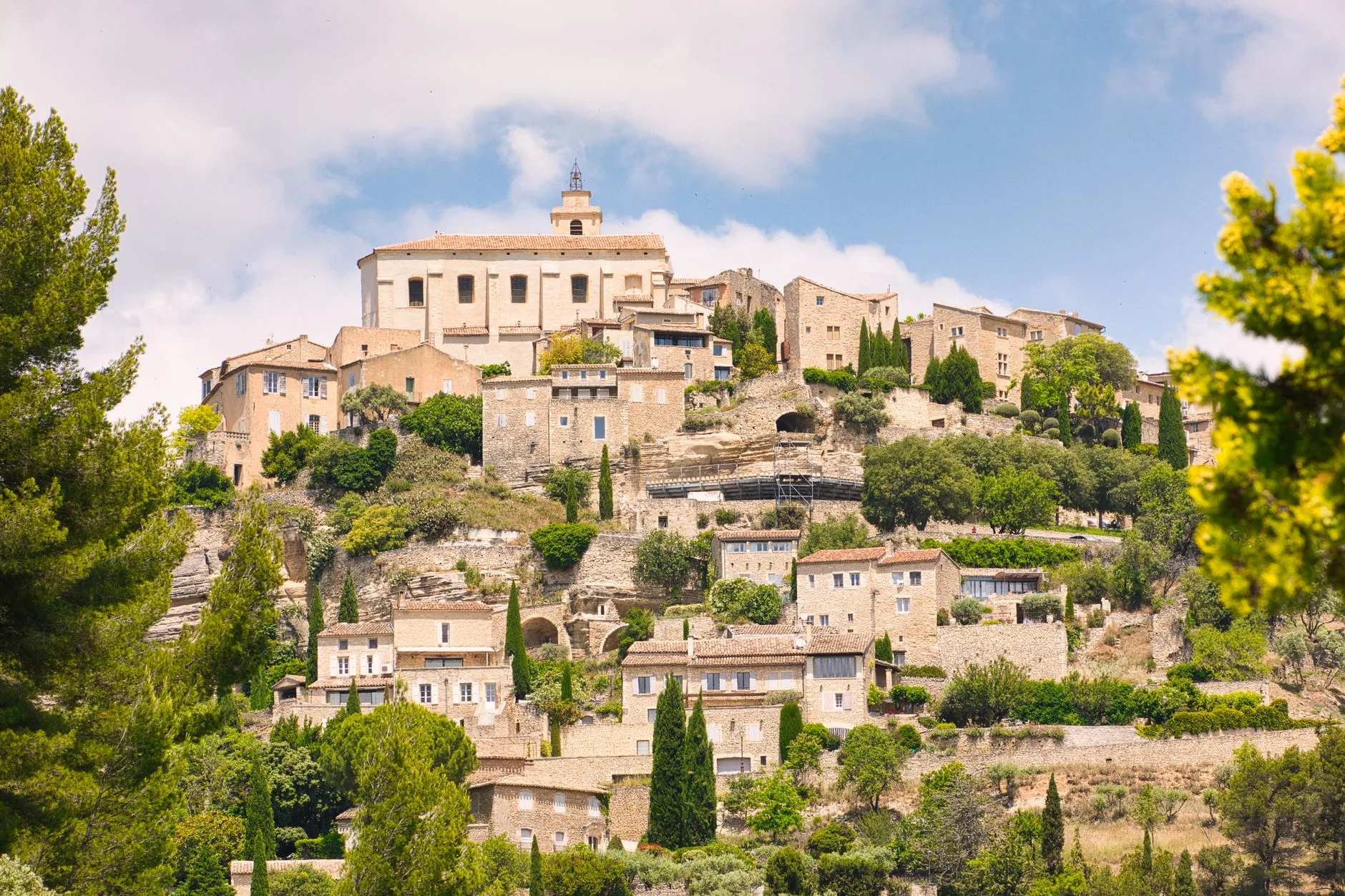 Vue sur le village de Gordes en Provence